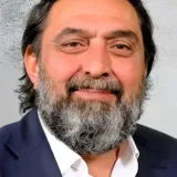 أحمد ينيلمز