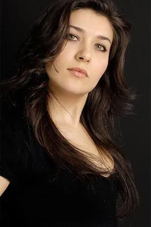 الممثلة دنيز بوليشيك