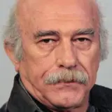 خليل كوموفا