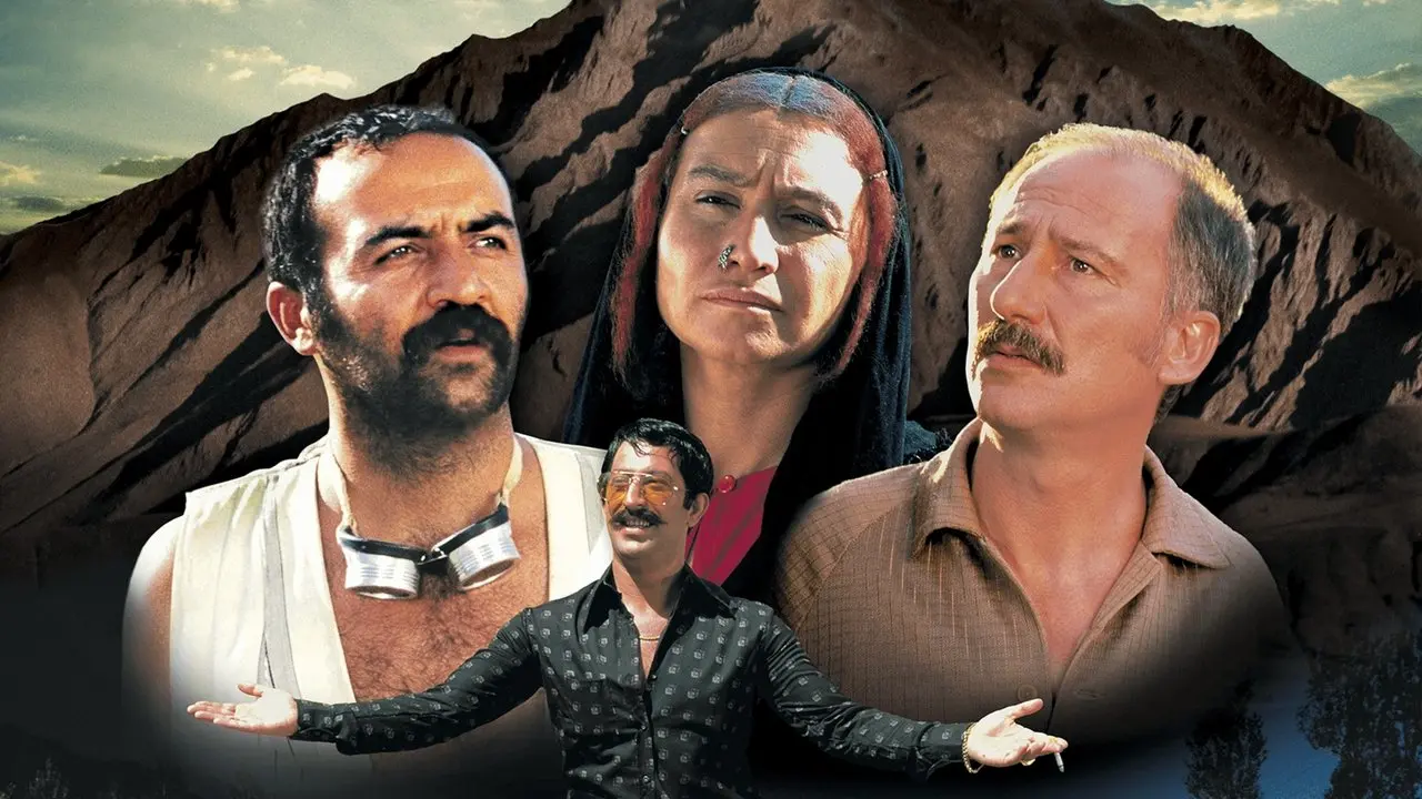 صورة الغلاف العريضة لفيلم فيزونتيلي تجسد أجواء القرية.